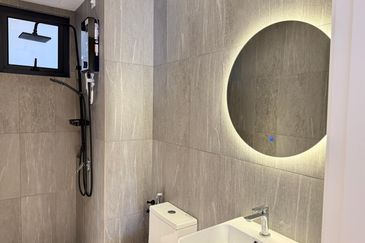 Savvy @ Riana Dutamas