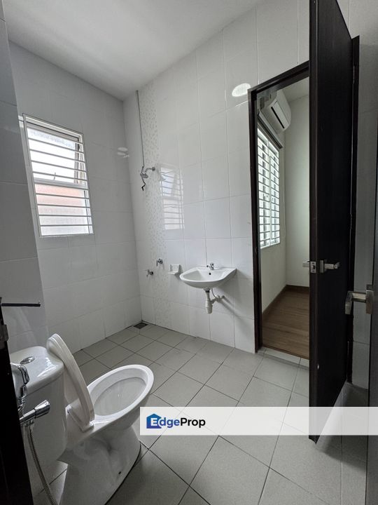 [DOUBLE STOREY] @ Kota Bayuemas For Rent, Selangor, Klang