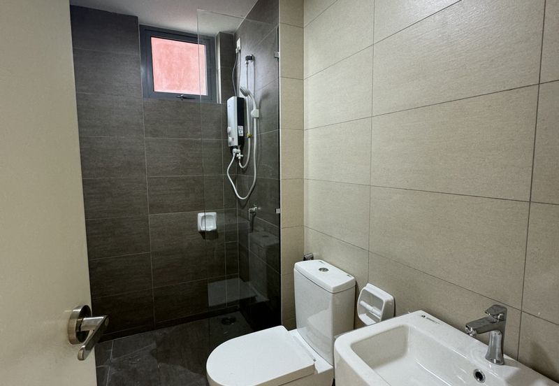 Gravit8 @ Klang South