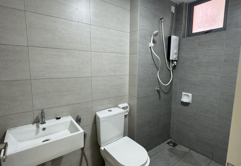 Gravit8 @ Klang South