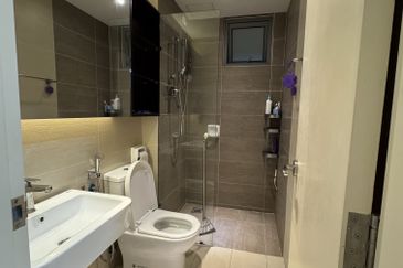 Gravit8 @ Klang South