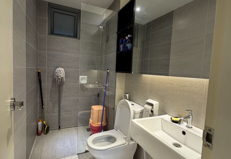 Gravit8 @ Klang South