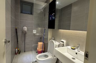 Gravit8 @ Klang South