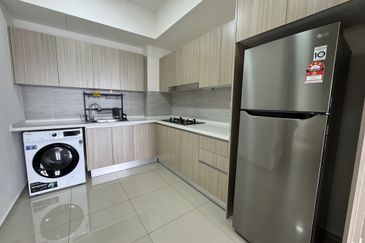 Gravit8 @ Klang South