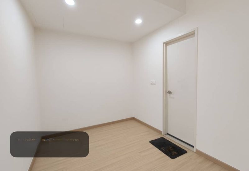 Gravit8 @ Klang South