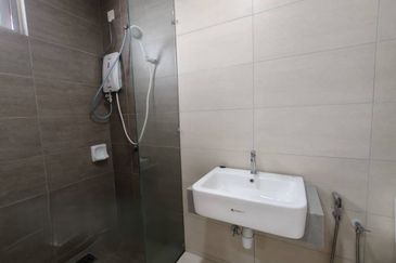 Gravit8 @ Klang South