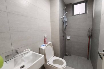 Gravit8 @ Klang South