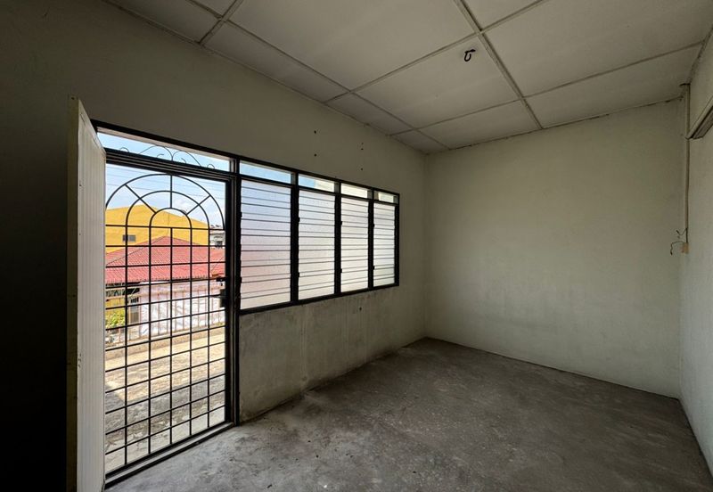 [BELOW MARKET VALUE] Double Storey House @ Taman Pengkalan Barat