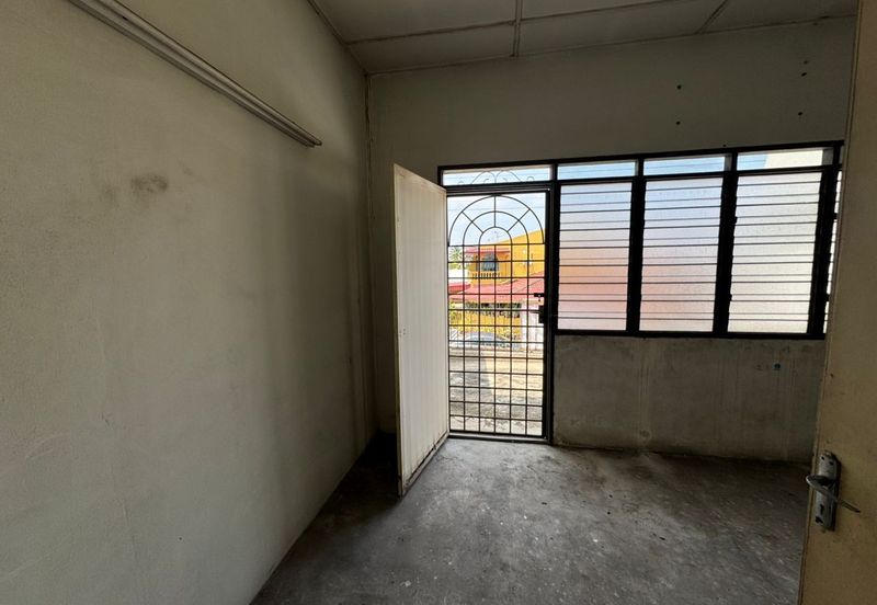 [BELOW MARKET VALUE] Double Storey House @ Taman Pengkalan Barat