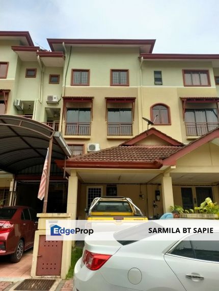 URGENT SALE. unit cantik. townhouse upper unit partly furnished, Kuala Lumpur, Cheras