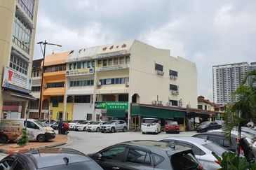 3 Storey Corner Shop at Taman Mayang SS25, Kelana Jaya, Petaling Jaya