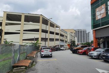 3 Storey Corner Shop at Taman Mayang SS25, Kelana Jaya, Petaling Jaya