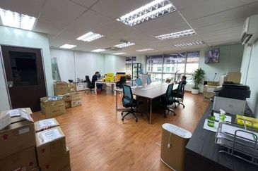 3 Storey Semi-D Factory at Iparc, Metropolitan Business Park, Bukit Jelutong, Shah Alam