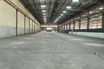 Good Condition Warehouse at Seksyen 15, Seksyen 16, Shah Alam