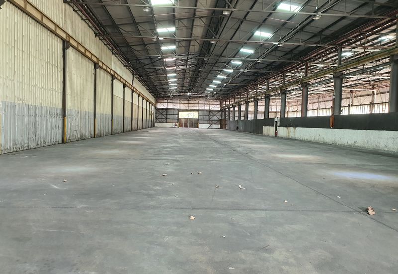 Good Condition Warehouse at Seksyen 15, Seksyen 16, Shah Alam