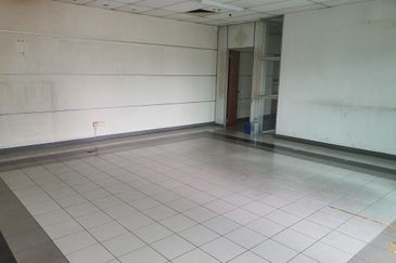 Good Condition Warehouse at Seksyen 15, Seksyen 16, Shah Alam