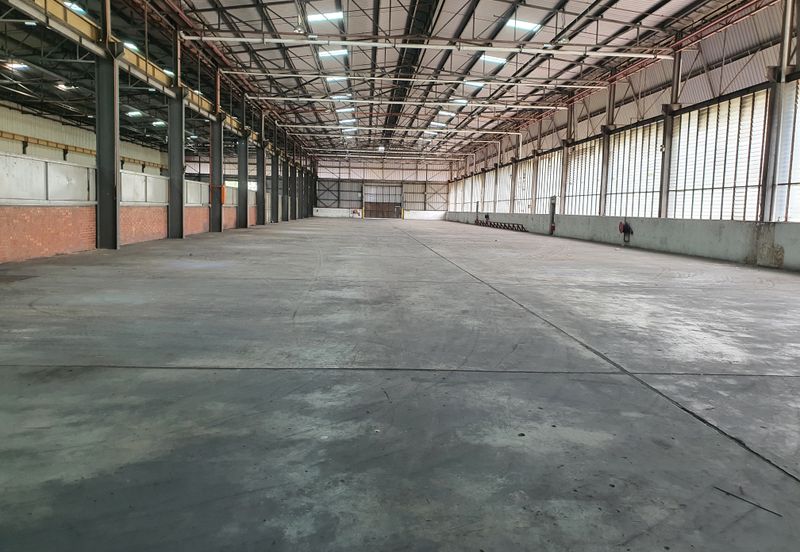 Good Condition Warehouse at Seksyen 15, Seksyen 16, Shah Alam