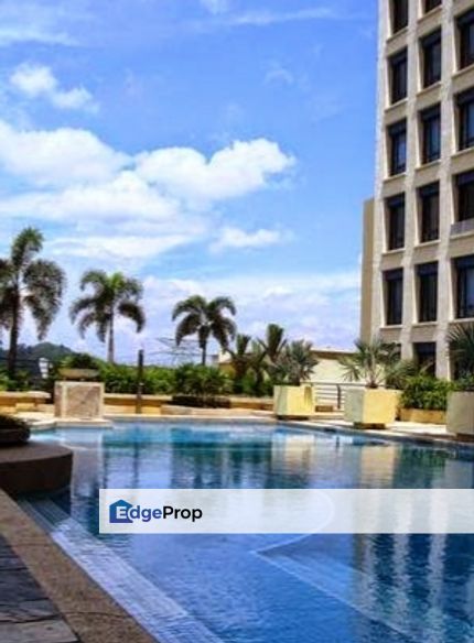 2 rooms suite pool view  nearby LRT station , Selangor, Petaling Jaya