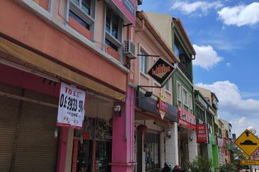 Ground floor shop in Taman Komersial Snawang 