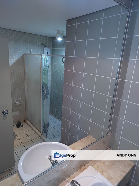 Amcorp Serviced Suites studio near LRT station, Selangor, Petaling Jaya