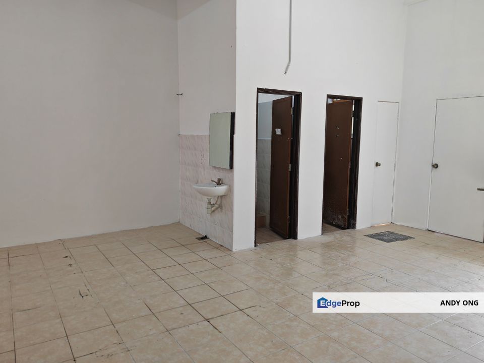 Ground floor shop in Taman Komersial Snawang , Negeri Sembilan, Senawang