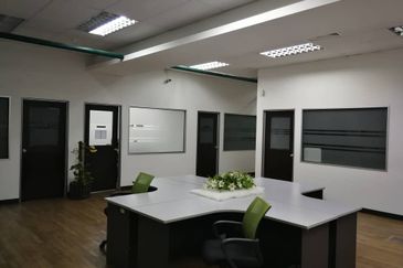 Deatached factory/warehouse Glenmarie