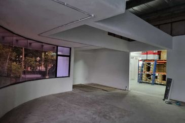 Corner factory Hicom Glenmarie