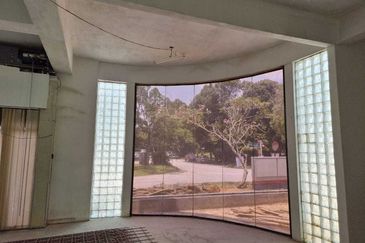 Corner factory Hicom Glenmarie