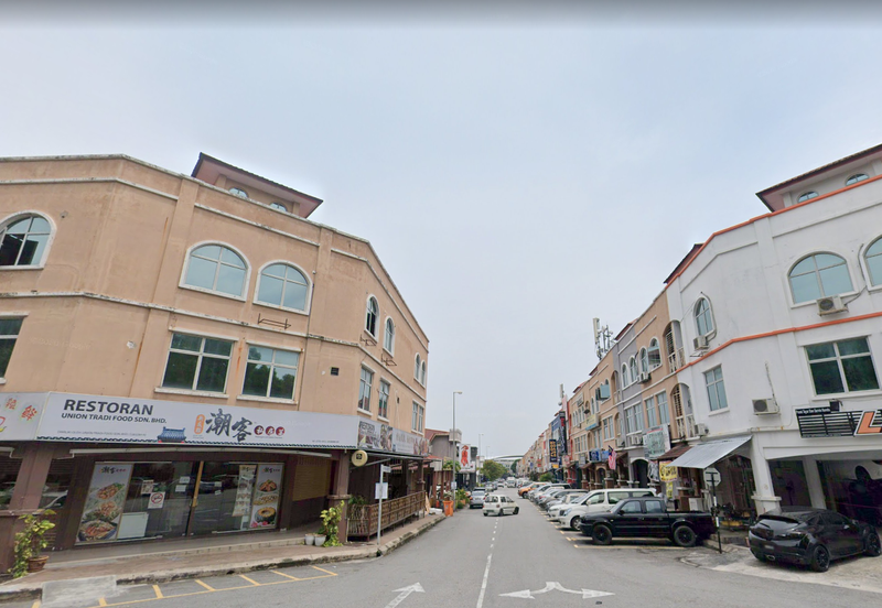 Corner shop Bandar Puchong