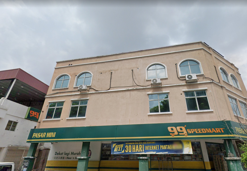 Corner shop Bandar Puchong