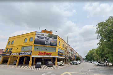 Corner shop Bandar Puchong