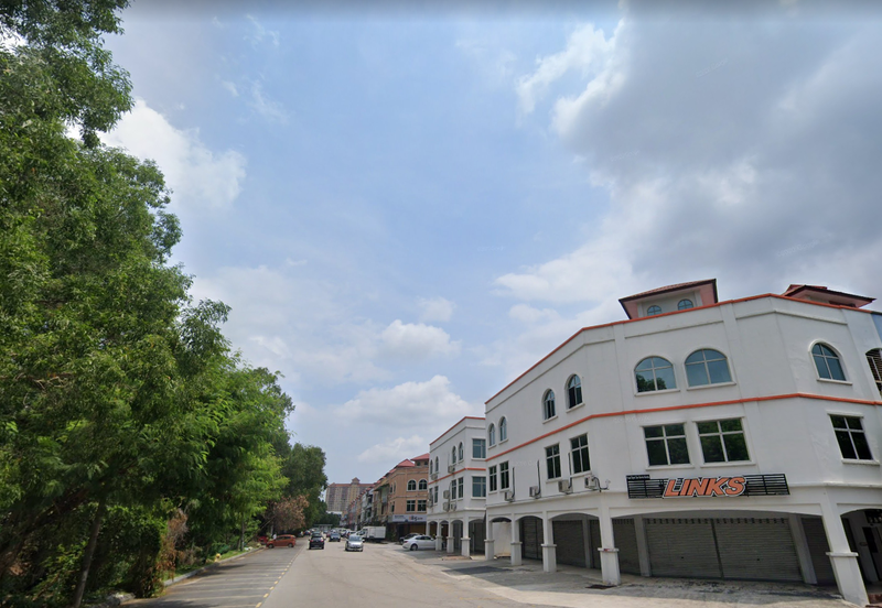 Corner shop Bandar Puchong