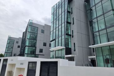 Semi D factory Hicom Glenmarie