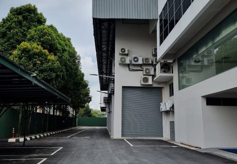 Corner factory Glenmarie