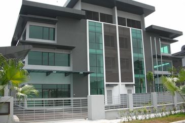Semi d factory cum office Bukit Jelutong