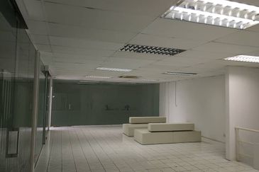 2.5 storey semi D factory Temasya Glenmarie