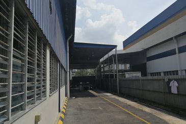 2.5 storey semi D factory Temasya Glenmarie