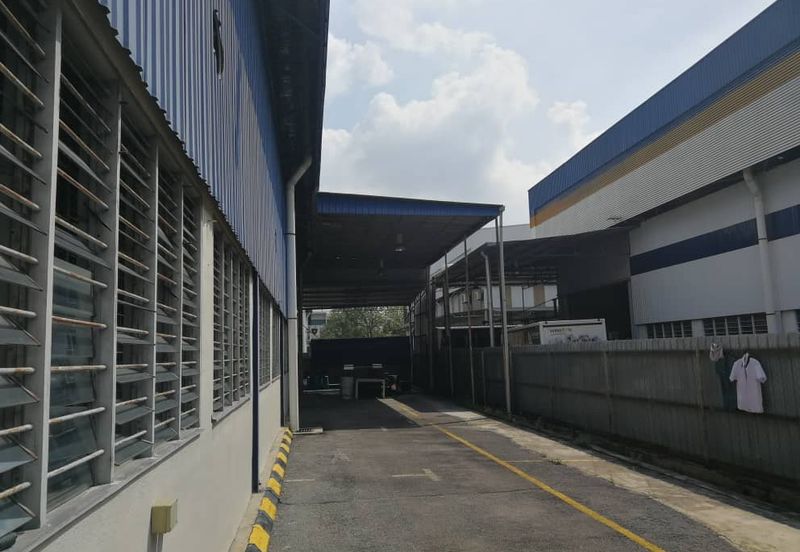 2.5 storey semi D factory Temasya Glenmarie