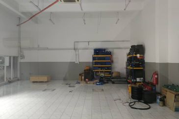 2.5 storey semi D factory Temasya Glenmarie