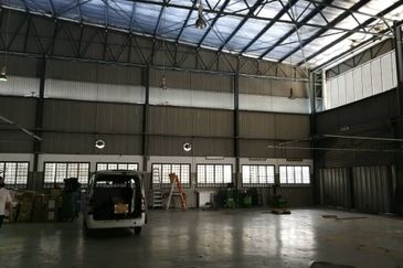 2.5 storey semi D factory Temasya Glenmarie