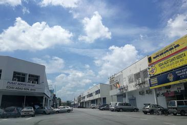 1.5 story link factory Hicom Glenmarie