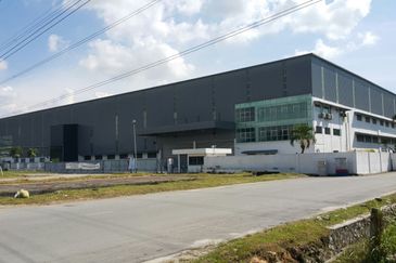 3 story detached warehouse seksyen 28 Shah Alam