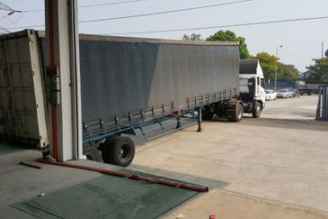 3 story detached warehouse seksyen 28 Shah Alam