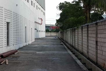 3 story detached warehouse seksyen 28 Shah Alam