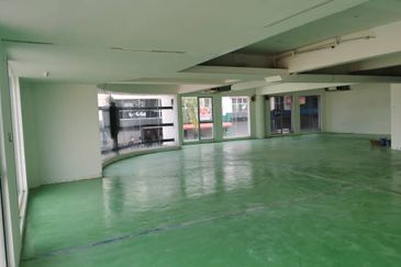 Corner office lot Bandar Puteri Puchong