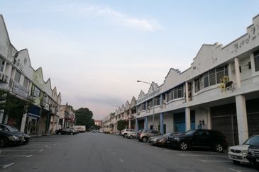 1.5 story link factory Ara Damansara Petaling Jaya