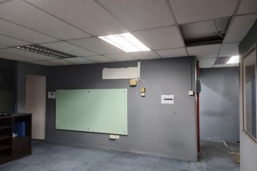 Link factory frontage main road Glenmarie