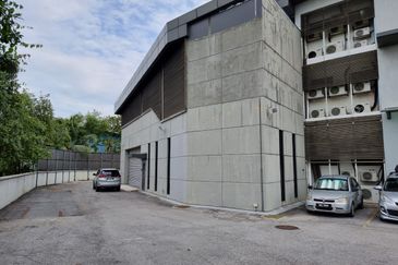 3 story semi d factory Bukit Jelutong