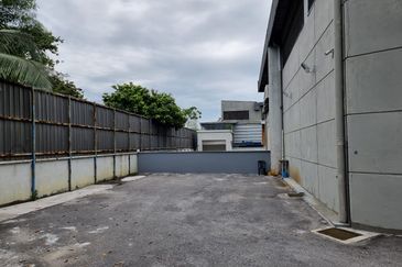 3 story semi d factory Bukit Jelutong