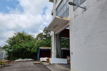 Semi d factory Bukit Jelutong